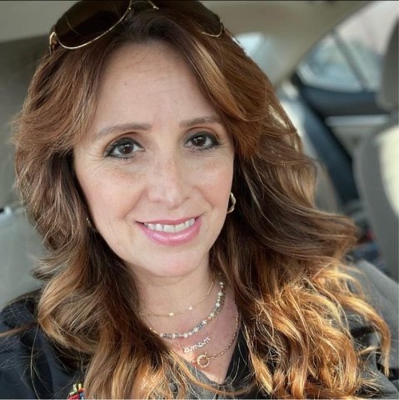 Meet your Posher, Julie - Picture 1 of 1